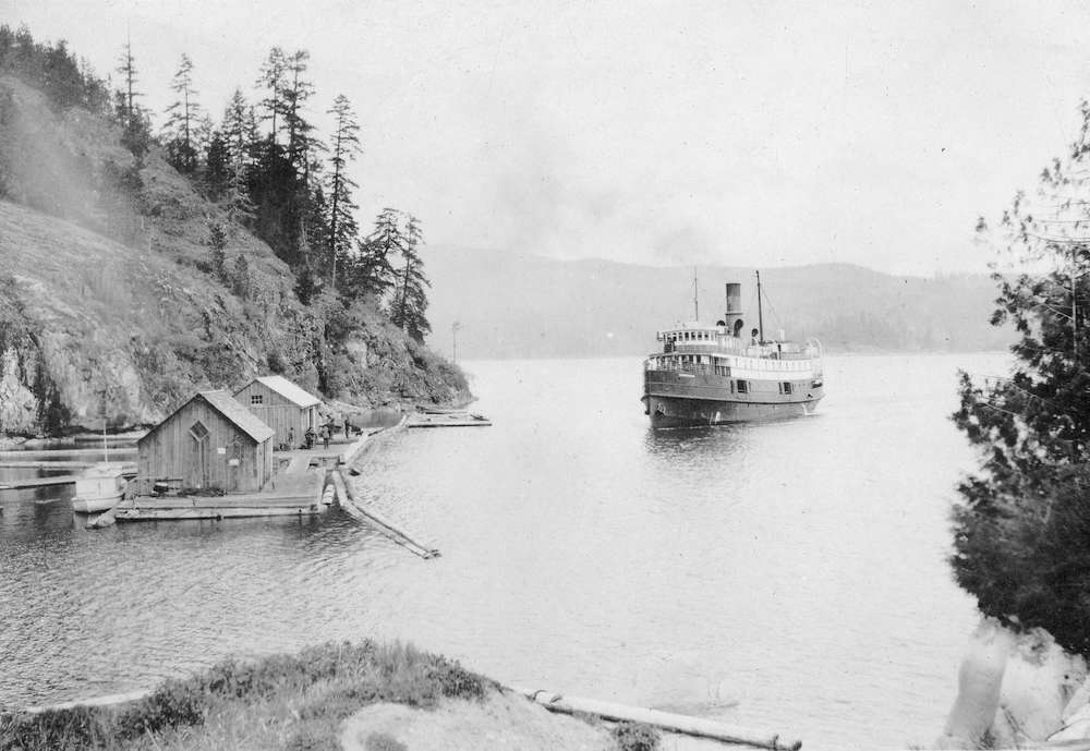1919-Vancouver boat approaching landing stage at Rock Bay