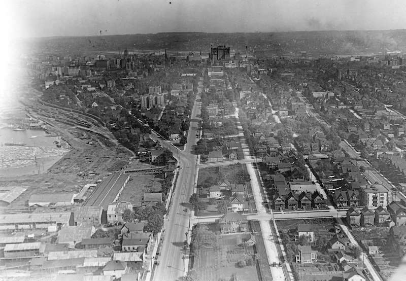 1919-Looking East Along Georgia Street