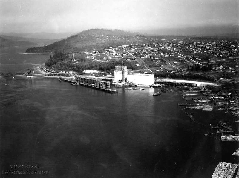 1928-Aerial view of Alberta Wheat Pool elevator under construction and the East Vancouver Port Lands