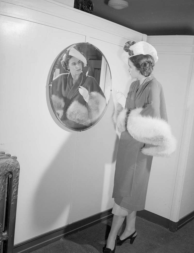 1948 - Famous Cloak and Suit fashion show