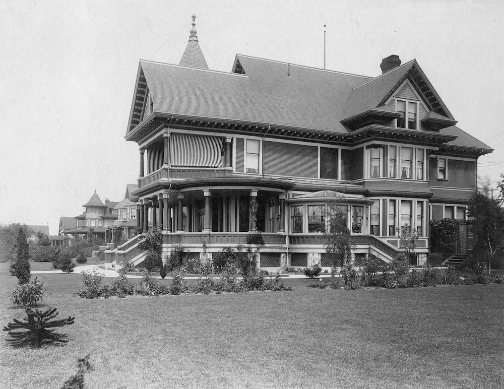 1910 - Hendry residence, 1251 Burnaby Street