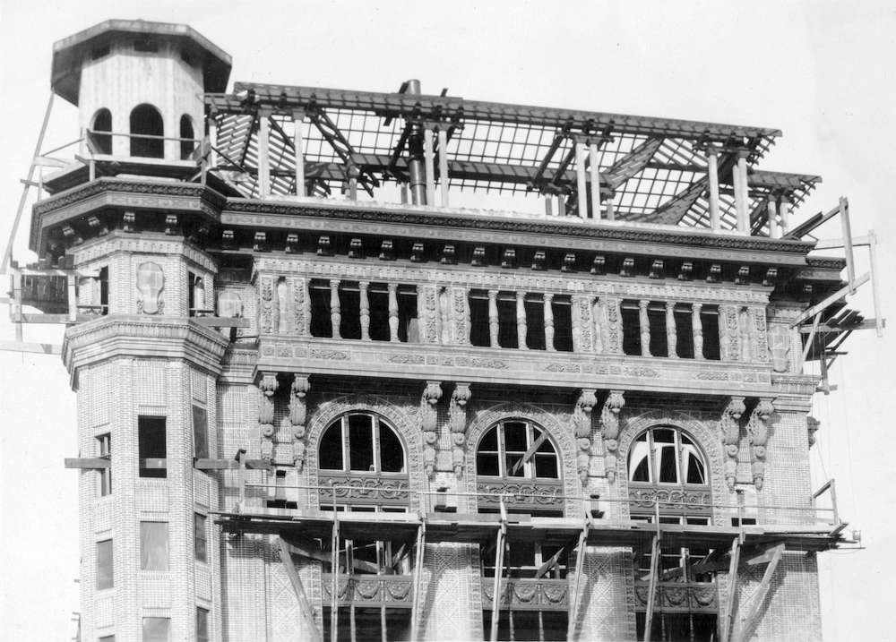 1914 - Upper floors of the second Hotel Vancouver under construction