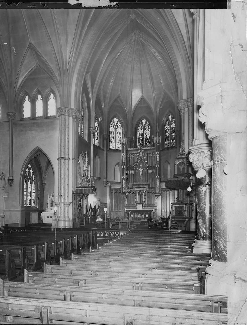 1932 - Holy Rosary Cathedral vestibule and altar