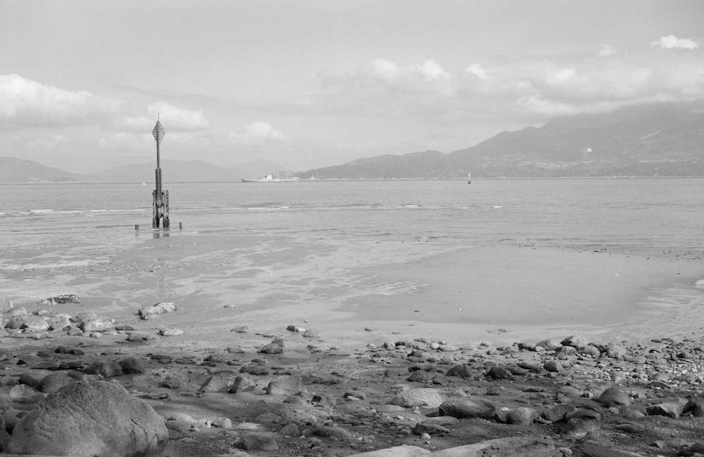 1973-Range on Wreck Beach [low tide]