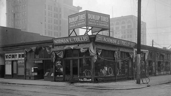 1918 - N. Tullis Motor Accessories Store, Pender and Howe Streets