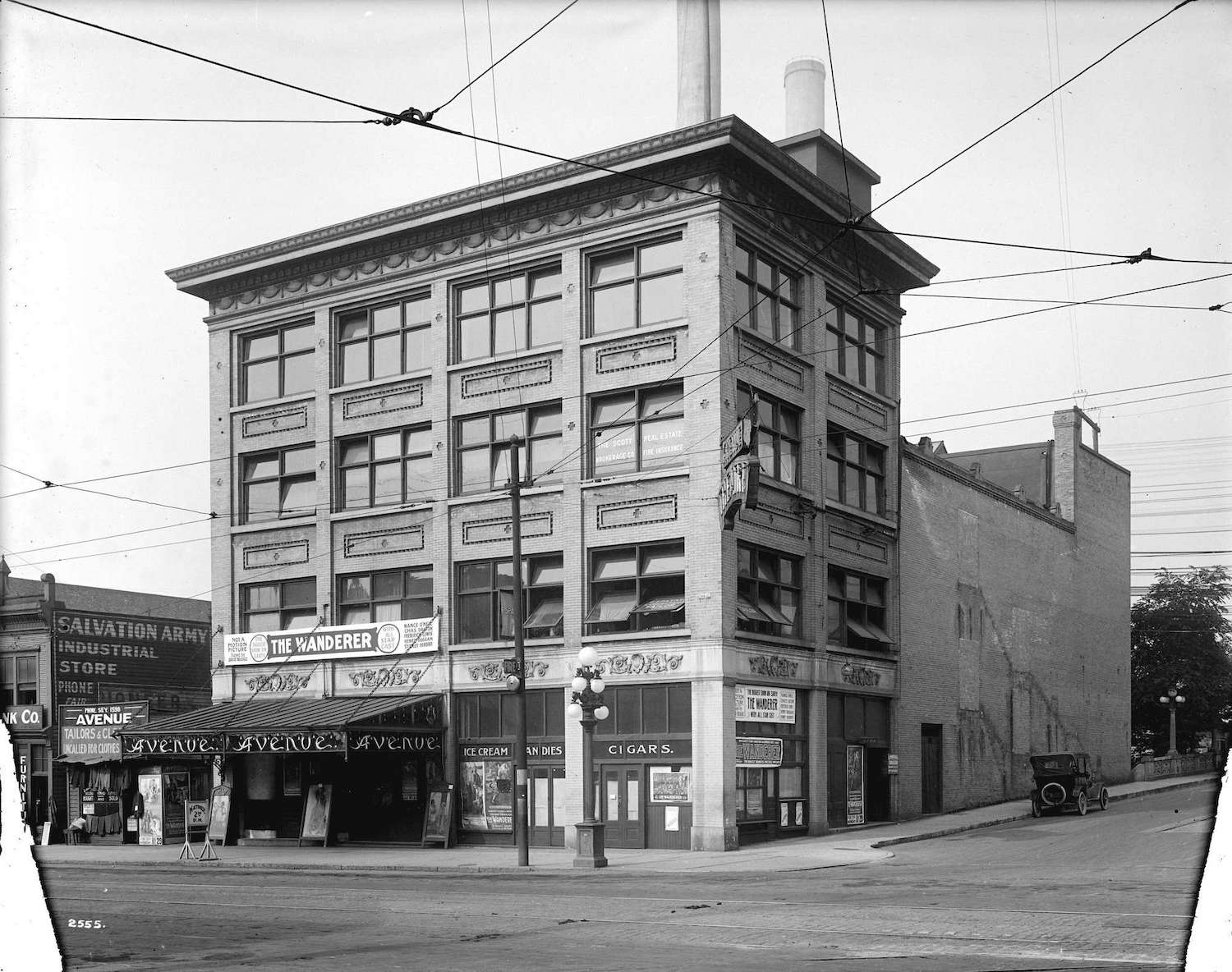 1918 - The Avenue Theatre - Storefronts