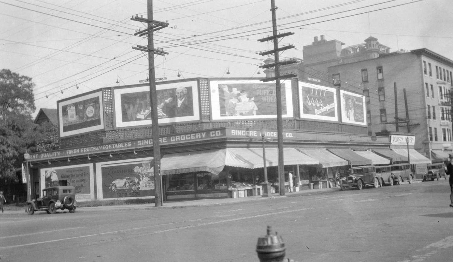 1925 - The Sincere Grocery store at 995 Robson Street