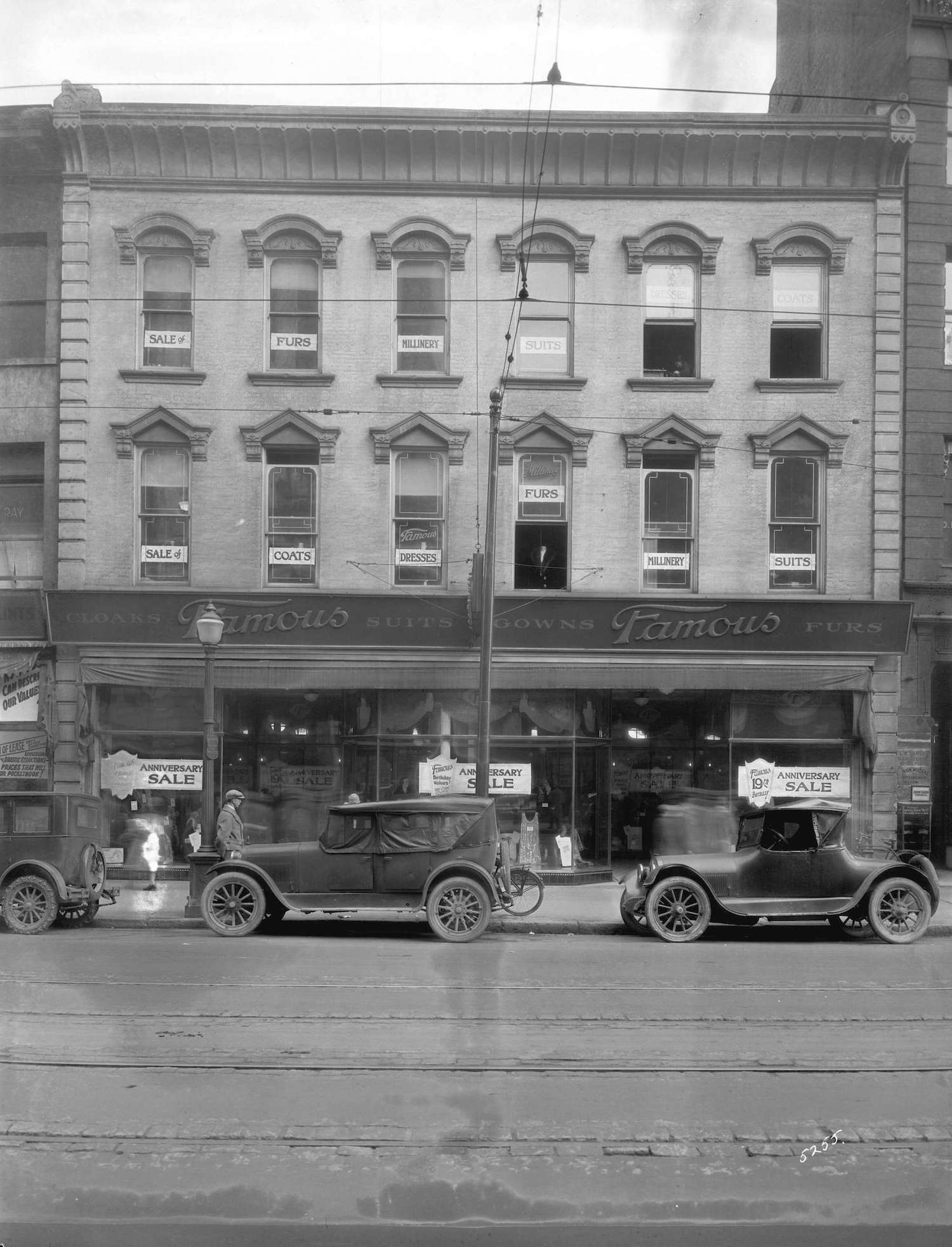 1927 - 623 West Hastings Street, Famous Cloak and Suit Company, Ltd. - Storefronts