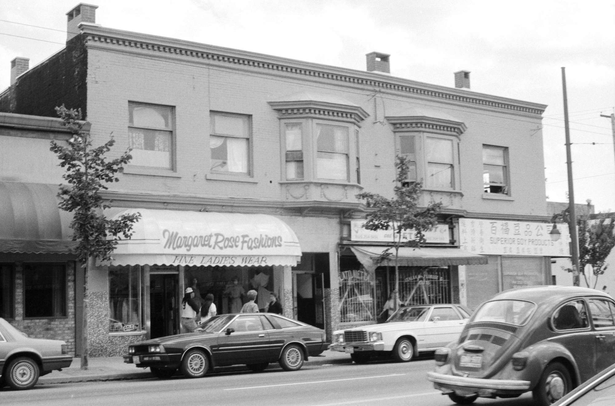 1985 - 1752-1744 Commercial Drive