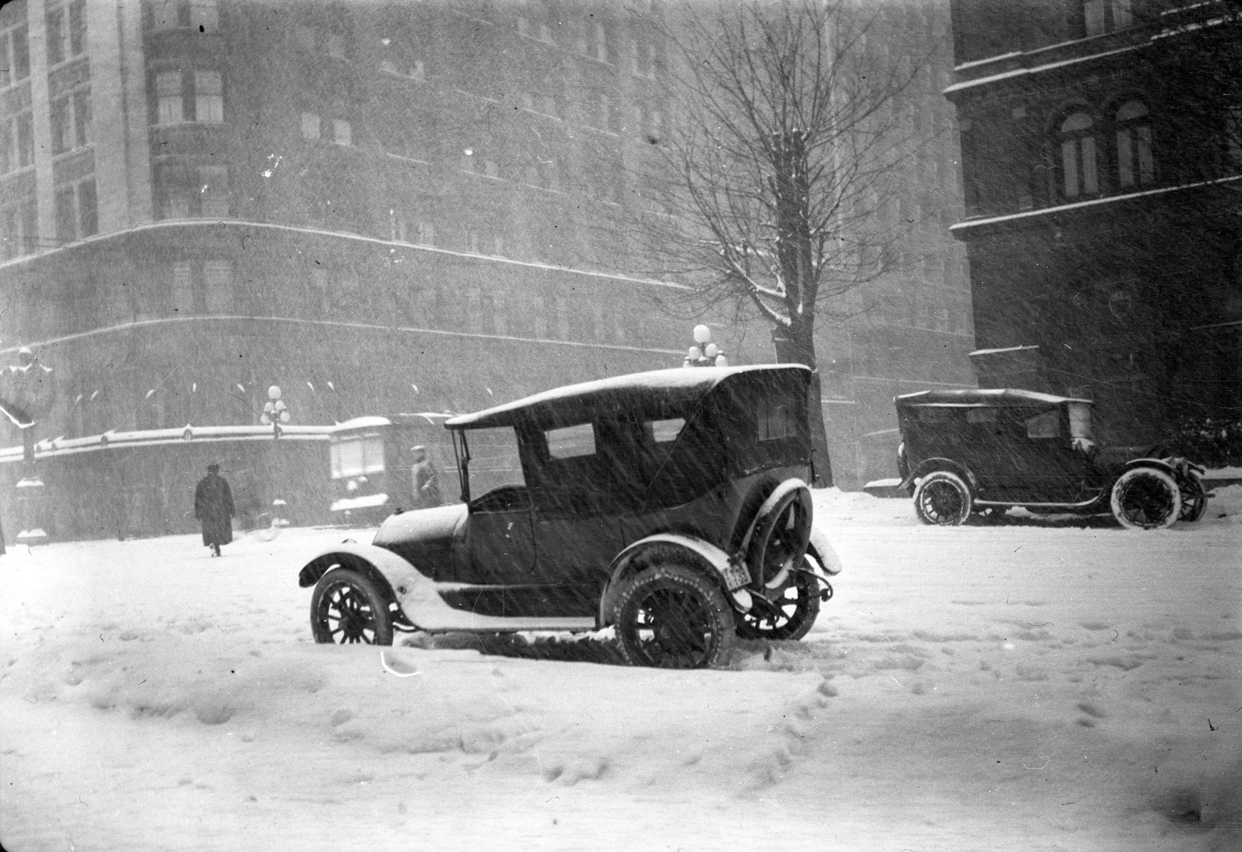 1926 - Georgia Street and Granville Street during snow storm