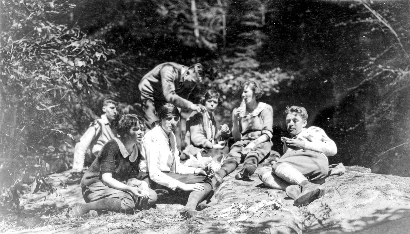 1924 - Group of hikers taking a break