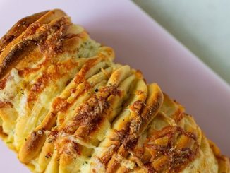Recipe for Rosemary, Garlic & Cheese Bread