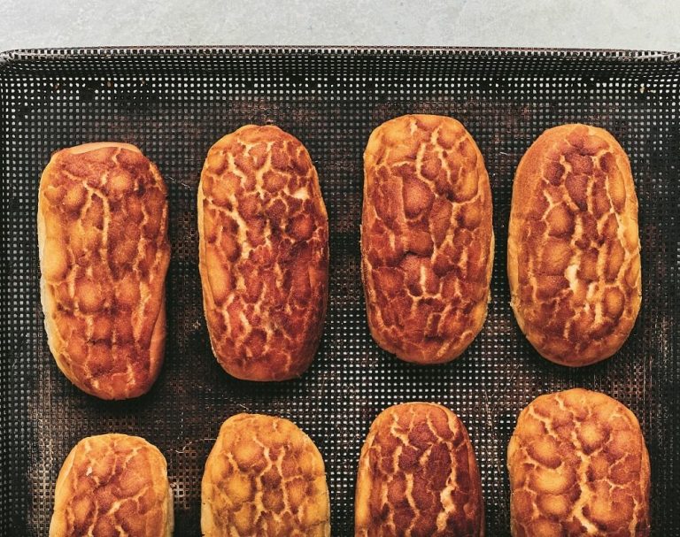 Recipe for Aussie Crunch Buns from Chef Tom Moore