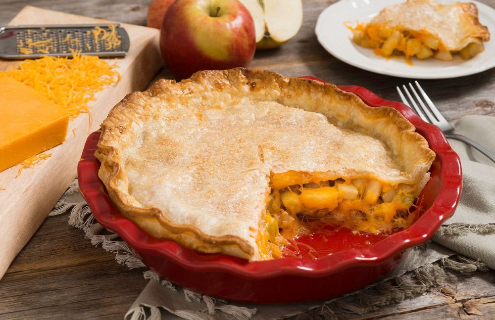 Recipe for Apple and Bourbon Pie with Cheddar Cheese